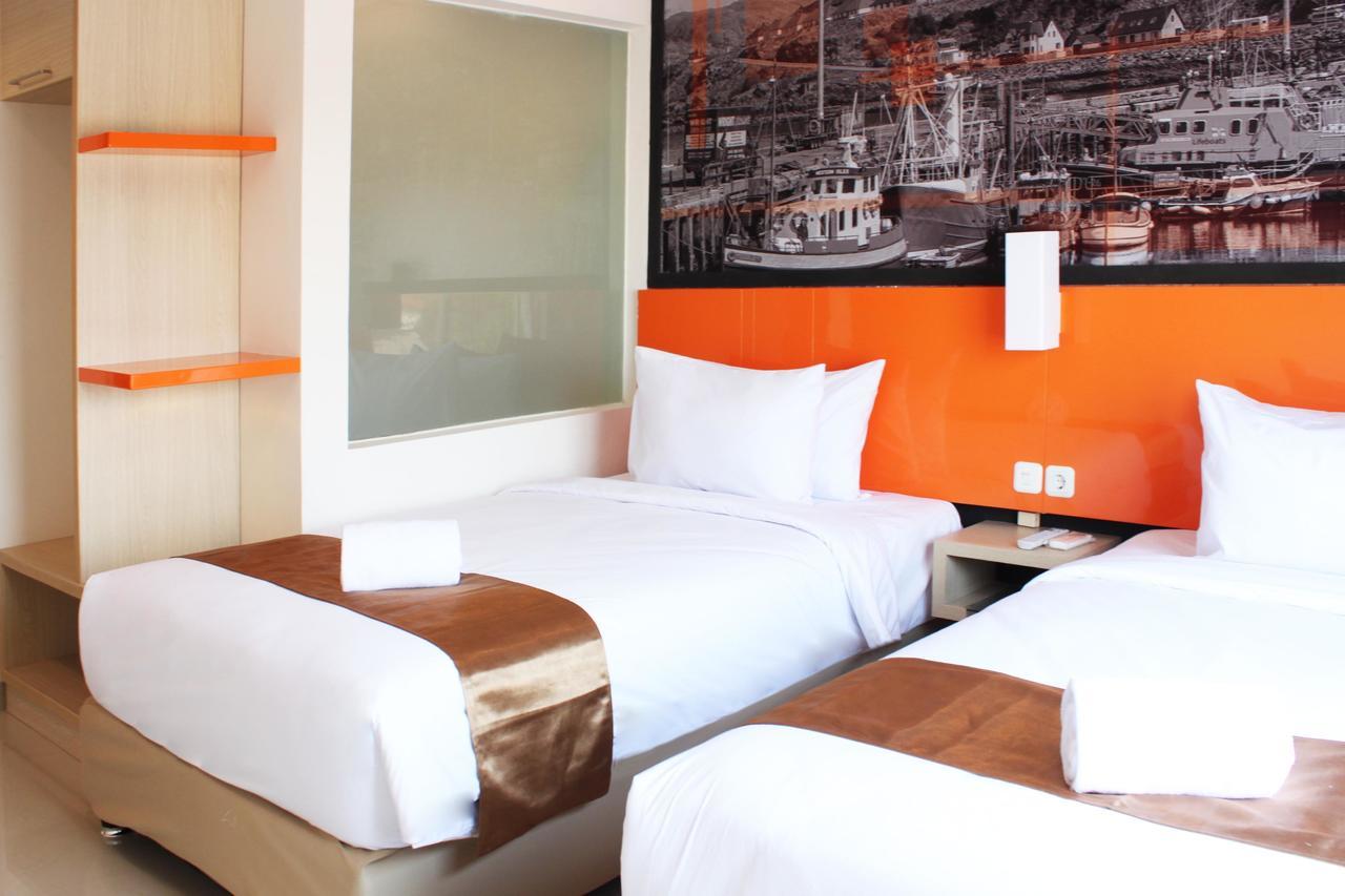 Bliss Soetta Hotel Semarang Exterior foto