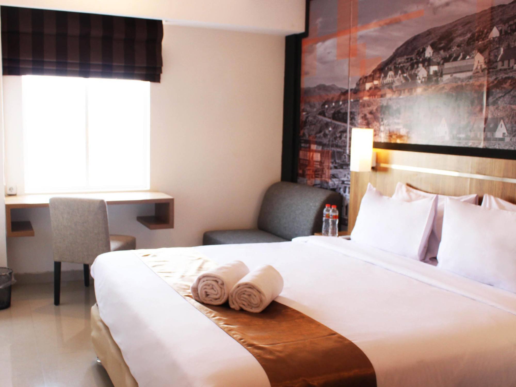 Bliss Soetta Hotel Semarang Exterior foto